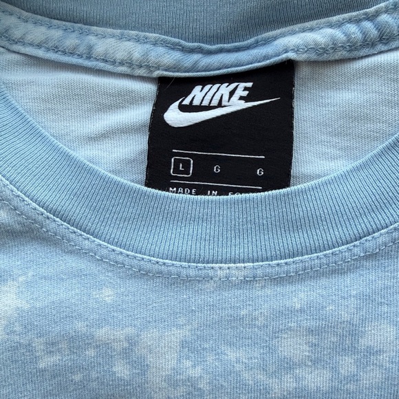 Nike Light Blue Graphic Tee - Picture 3 of 3
